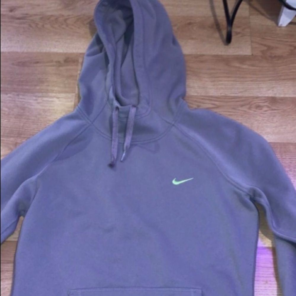 nike sweatshirt